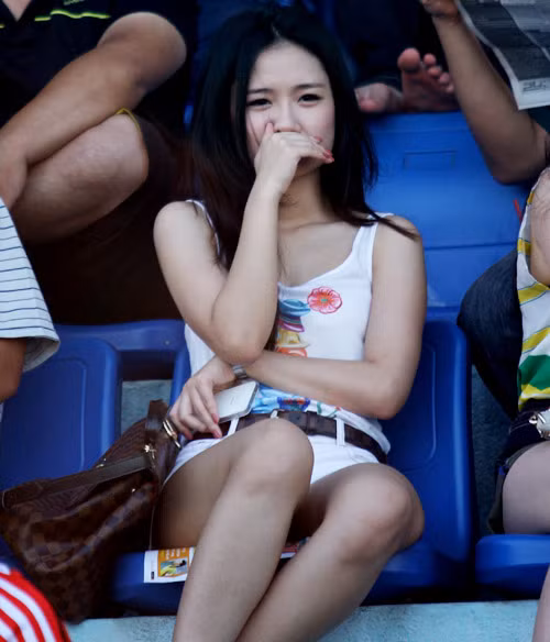 Bạn gái tuổi teen của Như Thành rất xinh xắn, đáng yêu.