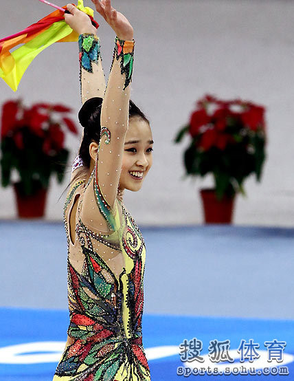 VĐV thể dục nghệ thuật 17 tuổi Sun Yan nổi tiếng với vẻ đẹp tự nhiên và trong sáng.