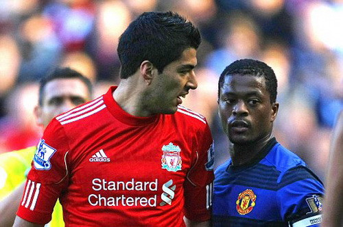 Suarez đã đưa ra lời xin lỗi. Suarez đã đưa ra lời xin lỗi.