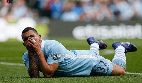 Tevez rất đau đớn.