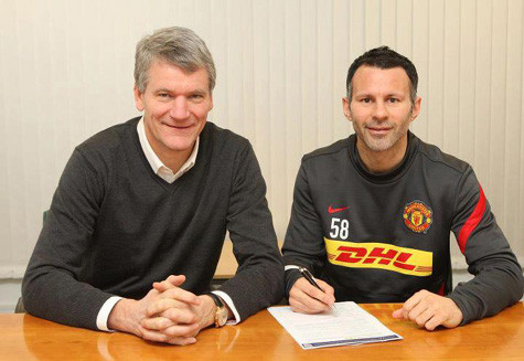 Ryan Giggs gia hạn hợp đồng thêm 1 năm với M.U. Ryan Giggs gia hạn hợp đồng thêm 1 năm với M.U.