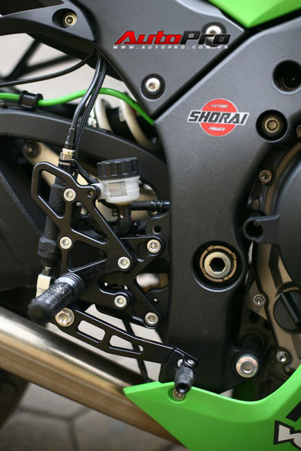 Cảm nhận độ 'chất' của 'ngựa sắt khủng' Kawasaki ZX-10R ảnh 3