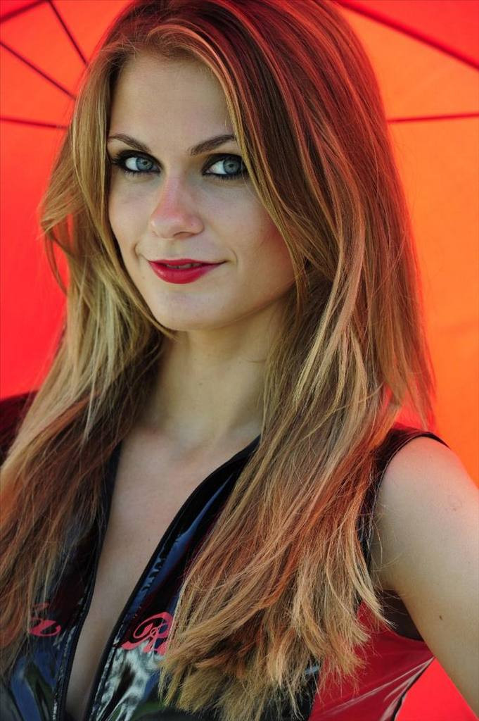 Những nụ hồng e ấp của đường đua MotoGP, giải SBK ở Imola, Bologna, Italy.