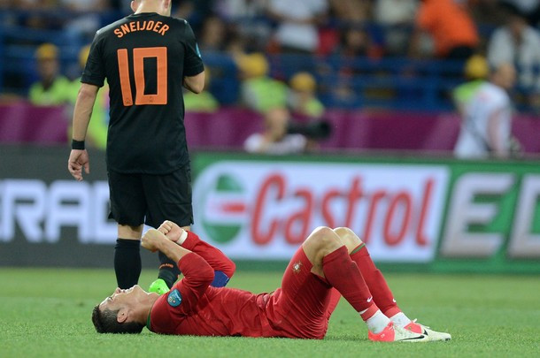 Còn những ngôi sao như Sneijder hay Robben vẫn câm lặng. Còn những ngôi sao như Sneijder hay Robben vẫn câm lặng.