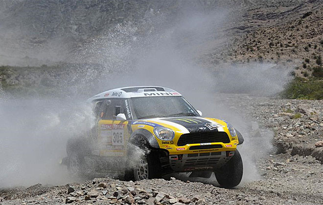 Những hình ảnh kỳ vĩ trên đường đua Dakar Rally. Những hình ảnh kỳ vĩ trên đường đua Dakar Rally.