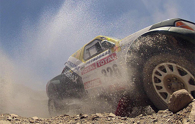 Ở chặng đua thứ hai của mùa giải 2012, hai cha con đã thiệt mạng do tai nạn máy bay khi đang xem các tay đua thi đấu. Ở chặng đua thứ hai của mùa giải 2012, hai cha con đã thiệt mạng do tai nạn máy bay khi đang xem các tay đua thi đấu.