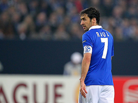 Raul quyết định rời Schalke.