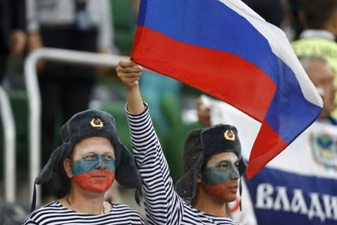 Nga gặp phiền toái vì CĐV.