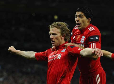Dirk Kuyt giúp Liverpool dẫn trước khi chỉ 10 phút nữa là kết thúc 2 hiệp phụ Dirk Kuyt giúp Liverpool dẫn trước khi chỉ 10 phút nữa là kết thúc 2 hiệp phụ