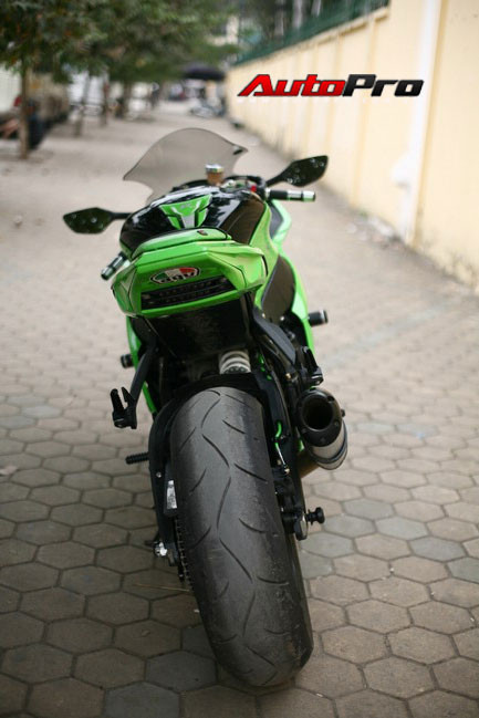 Cảm nhận độ 'chất' của 'ngựa sắt khủng' Kawasaki ZX-10R ảnh 12