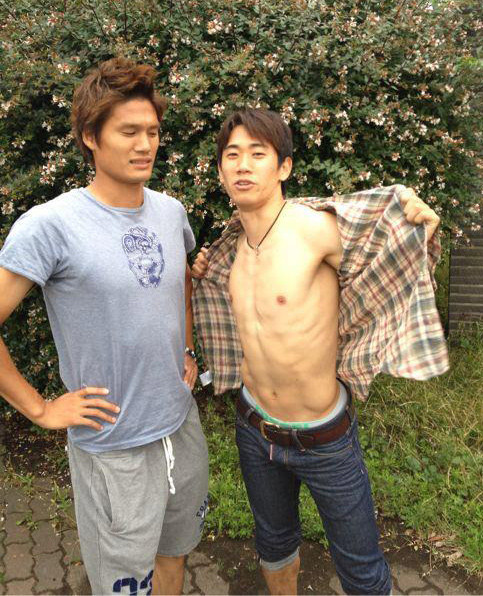 Ảnh xấu của tân binh Kagawa. Ảnh xấu của tân binh Kagawa.