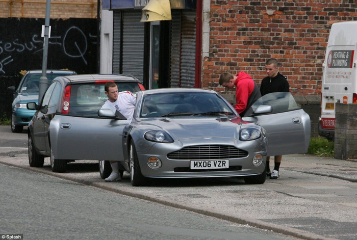 Một chiếc xe khác của Rooney. Một chiếc xe khác của Rooney.