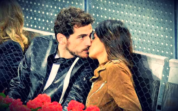 Những nụ hôn của Iker Casillas và Sara Carbonero bên ngoài đời thường.