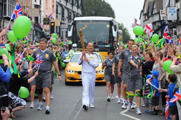 Rước đuốc Olympic trên đường phố Worcester. Rước đuốc Olympic trên đường phố Worcester.