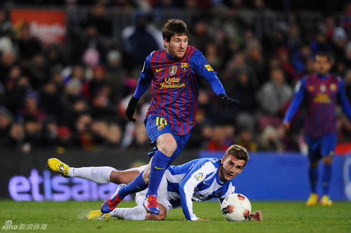 Lionel Messi lột xác thành “x-men” với râu quai nón. Lionel Messi lột xác thành “x-men” với râu quai nón.