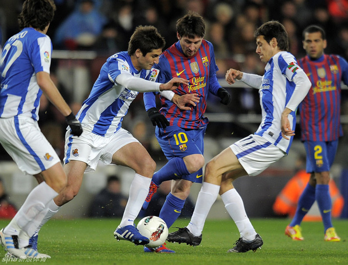 Lionel Messi lột xác thành “x-men” với râu quai nón. Lionel Messi lột xác thành “x-men” với râu quai nón.