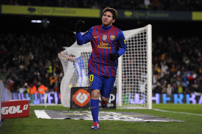 Lionel Messi lột xác thành “x-men” với râu quai nón. Lionel Messi lột xác thành “x-men” với râu quai nón.