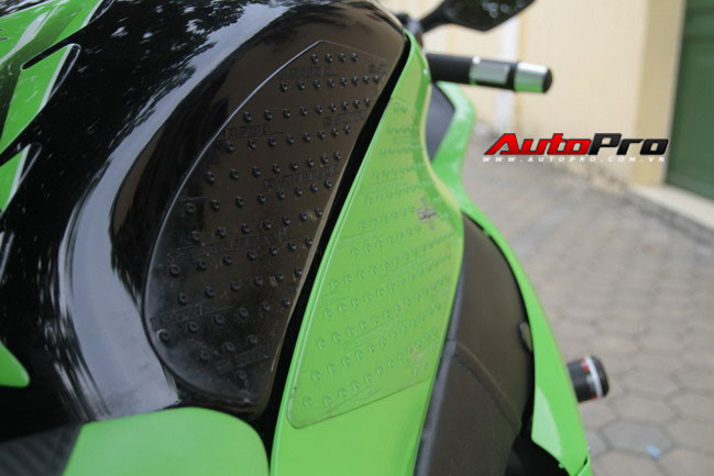 Cảm nhận độ 'chất' của 'ngựa sắt khủng' Kawasaki ZX-10R ảnh 24