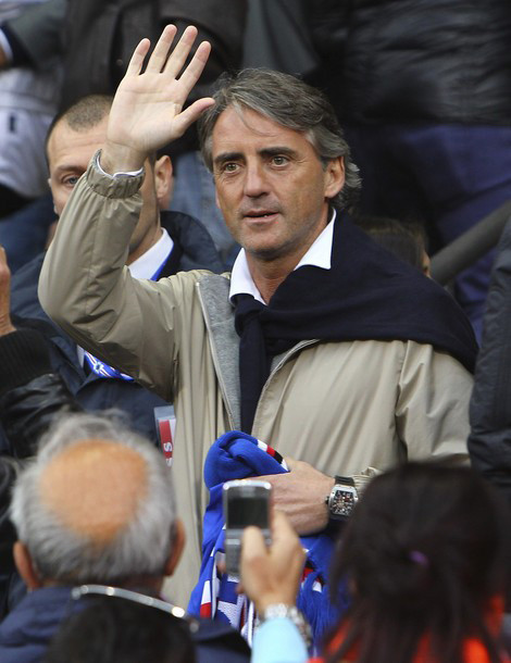 HLV Mancini ký hợp đồng với Man City. HLV Mancini ký hợp đồng với Man City.