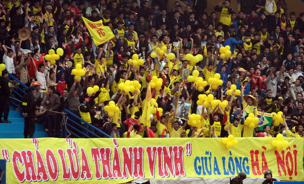 Người hâm mộ V-League và tình yêu thời thổ tả ảnh 4 Người hâm mộ V-League và tình yêu thời thổ tả ảnh 4
