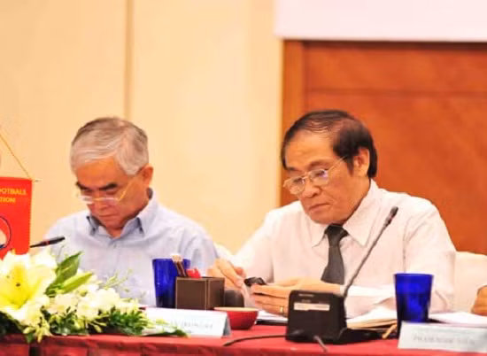 Chủ tịch VFF muốn từ chức mà không được.