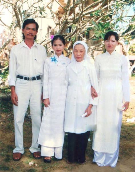 Ngọc Trinh ngày đó vẫn là một cô bé ngây thơ, trong sáng như bao bạn cùng lứa. Ngọc Trinh ngày đó vẫn là một cô bé ngây thơ, trong sáng như bao bạn cùng lứa.