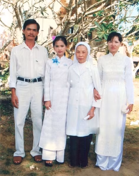 Ngọc Trinh ngày đó vẫn là một cô bé ngây thơ, trong sáng như bao bạn cùng lứa. Ngọc Trinh ngày đó vẫn là một cô bé ngây thơ, trong sáng như bao bạn cùng lứa.