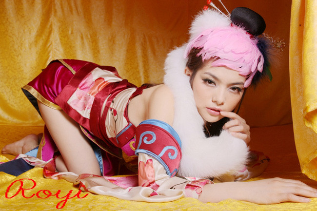 Ngoài việc cộng tác với nhà phát triển Perfect world và game online Phục giới thánh chiến, Vương Nhược Y còn là thành viên nhóm người mẫu Playgirl 3D do hãng ViewSonic thành lập. Ngoài việc cộng tác với nhà phát triển Perfect world và game online Phục giới thánh chiến, Vương Nhược Y còn là thành viên nhóm người mẫu Playgirl 3D do hãng ViewSonic thành lập.