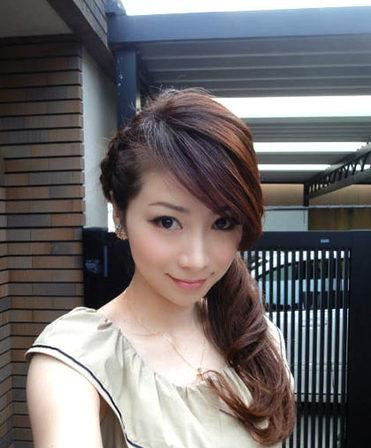 Cô Masako thường xuyên chia sẻ kinh nghiệm làm đẹp của mình trên blog cá nhân. Mỗi ngày, blog của cô có rất nhiều người vào xem, trong đó hầu hết là phụ nữ vào học hỏi, trao đổi kinh nghiệm, bí quyết làm đẹp. Bản thân cô Masako cũng mất rất nhiều thời gian dành cho việc chăm sóc sắc đẹp, mỗi ngày cô dành 5 tiếng để chăm sóc da. Cô Masako thường xuyên chia sẻ kinh nghiệm làm đẹp của mình trên blog cá nhân. Mỗi ngày, blog của cô có rất nhiều người vào xem, trong đó hầu hết là phụ nữ vào học hỏi, trao đổi kinh nghiệm, bí quyết làm đẹp. Bản thân cô Masako cũng mất rất nhiều thời gian dành cho việc chăm sóc sắc đẹp, mỗi ngày cô dành 5 tiếng để chăm sóc da.