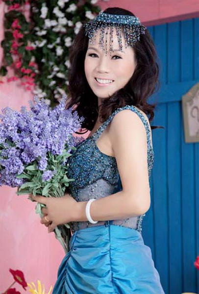 1. Người phụ nữ 60 tuổi cực trẻ trung: Người phụ nữ họ Mã này sinh năm 1952, như vậy là bà đã 60 tuổi. 1. Người phụ nữ 60 tuổi cực trẻ trung: Người phụ nữ họ Mã này sinh năm 1952, như vậy là bà đã 60 tuổi.