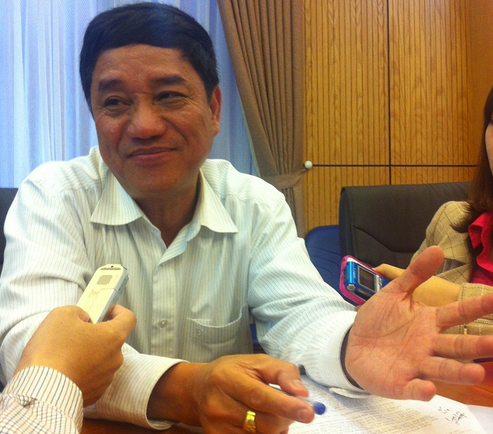 Ông Lê Hồng Sơn cho biết, xử lý văn bản sai sót của Cục nghệ thuật biểu diễn là trách nhiệm thuộc Bộ trưởng Hoàng Tuấn Anh. Ảnh: Ngọc Quang. Ông Lê Hồng Sơn cho biết, xử lý văn bản sai sót của Cục nghệ thuật biểu diễn là trách nhiệm thuộc Bộ trưởng Hoàng Tuấn Anh. Ảnh: Ngọc Quang.