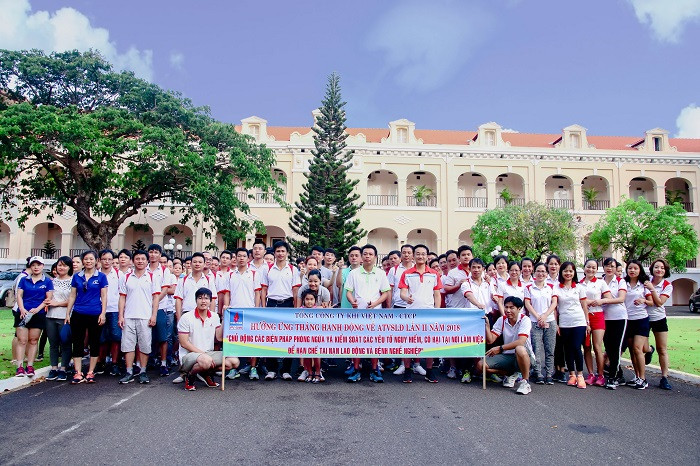 PV GAS – gia đình lớn của người lao động. PV GAS – gia đình lớn của người lao động.