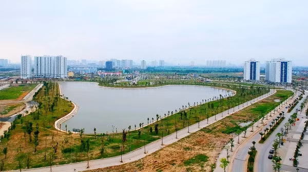 Những cung đường mềm mại uốn cong tạo nên bức tranh sơn thủy hữu tình.