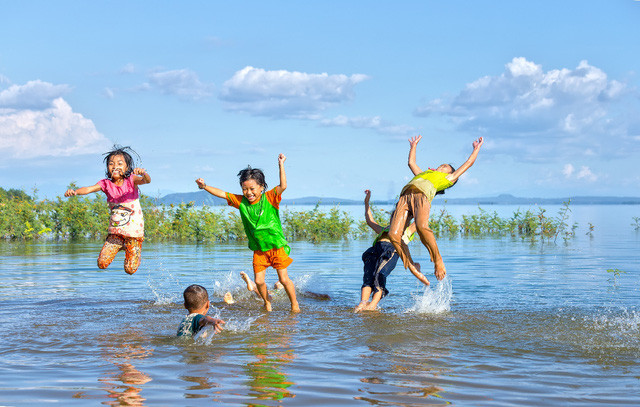 Tuổi thơ của ba, tuổi thơ của con trong những ngày hè ảnh 2 Tuổi thơ của ba, tuổi thơ của con trong những ngày hè ảnh 2