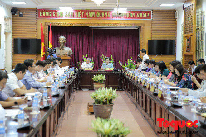 Toàn cảnh buổi làm việc giữa Đoàn công tác Bộ Thông tin và Truyền thông với Bộ Văn hóa, Thể thao và Du lịch về ứng dụng công nghệ thông tin trong hoạt động của cơ quan nhà nước. Toàn cảnh buổi làm việc giữa Đoàn công tác Bộ Thông tin và Truyền thông với Bộ Văn hóa, Thể thao và Du lịch về ứng dụng công nghệ thông tin trong hoạt động của cơ quan nhà nước.