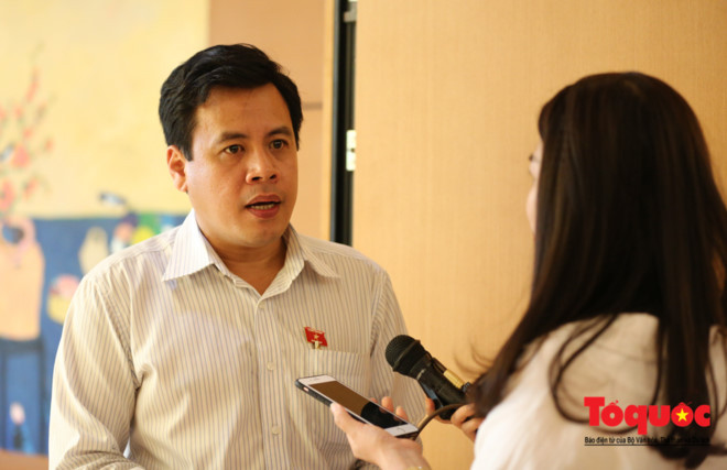 Đại biểu quốc hội Nguyễn Anh Tuấn: "Phần trả lời chất vấn của Phó Thủ tướng Vương Đình Huệ rất sâu sắc và mang tầm chiến lược". Đại biểu quốc hội Nguyễn Anh Tuấn: "Phần trả lời chất vấn của Phó Thủ tướng Vương Đình Huệ rất sâu sắc và mang tầm chiến lược".