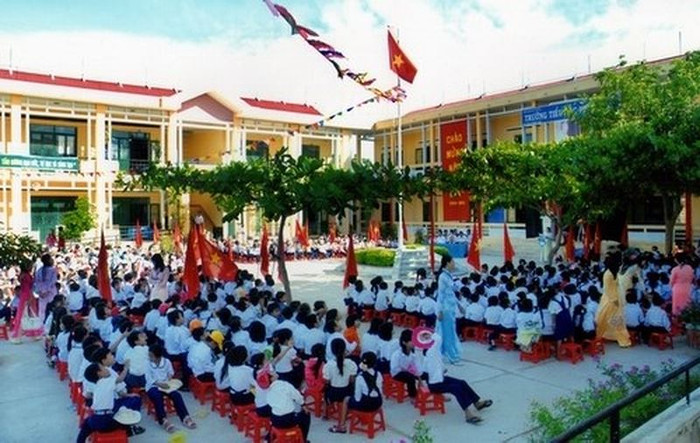 Một ngôi trường đạt chuẩn quốc gia (Ảnh minh họa từ baochinhphu.vn). Một ngôi trường đạt chuẩn quốc gia (Ảnh minh họa từ baochinhphu.vn).