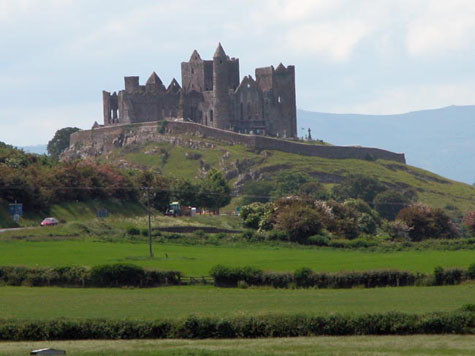 Nhà thờ Cormac’s Chapel