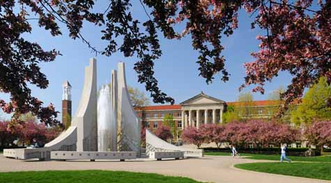10. Đại học Purdue - West Lafayette (đồng hạng) Trường nằm ở bang Indiana, là một trường công lập được thành lập vào năm 1869. Quy mô của trường khá lớn, tổng số sinh viên lên đến 30.836 người. Đại học Purdue - West Lafayette xếp hạng 62 (năm 2012). Học phí và lệ phí khoảng 10.000 USD, sinh viên bang khác phải đóng gần 27.000 USD. 10. Đại học Purdue - West Lafayette (đồng hạng) Trường nằm ở bang Indiana, là một trường công lập được thành lập vào năm 1869. Quy mô của trường khá lớn, tổng số sinh viên lên đến 30.836 người. Đại học Purdue - West Lafayette xếp hạng 62 (năm 2012). Học phí và lệ phí khoảng 10.000 USD, sinh viên bang khác phải đóng gần 27.000 USD.