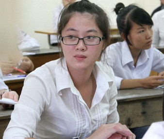 Bộ GD-ĐT cho biết, mùa tuyển sinh năm 2013 vẫn chưa bỏ điểm sàn. Bộ GD-ĐT cho biết, mùa tuyển sinh năm 2013 vẫn chưa bỏ điểm sàn.