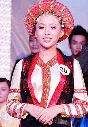 Ở vòng thi bán kết, các thí sinh cùng nhau tham gia các hoạt động như: chụp ảnh, đạp xe đồng hành, quyên góp từ thiện, trình diễn catwalk với trang phục dân tộc, thi tài năng. >> NHAN SẮC YÊU KIỀU CỦA CÁC NỮ DOANH NHÂN TƯƠNG LAI >> Hotgirl Thảo My "đốt cháy mùa đông" đón Noel >> HOTGIRL KHẢ NGÂN, BẢO TRÂN KHIẾN SAO HÀN PHẢI GHEN TỊ >> Ngôi sao Missteen Thảo My khiến cộng đồng mạng "nổi sóng" >> MISS CUXI VIỆT HUÊ KHOE DÁNG XINH >> Hotgirl Linh Hàn gợi cảm đón mùa đông về >> Nữ sinh Học viện Hành chính hóa thân thành thôn nữ xinh đẹp >> HOA KHÔI SINH VIÊN YÊU KIỀU BÊN "NGỰA SẮT" >> Vẻ đẹp căng tràn của Hoa khôi Missteen Diễm Trang >>Những mỹ nhân từng học tại trường "nhà giàu" RMIT Ở vòng thi bán kết, các thí sinh cùng nhau tham gia các hoạt động như: chụp ảnh, đạp xe đồng hành, quyên góp từ thiện, trình diễn catwalk với trang phục dân tộc, thi tài năng. >> NHAN SẮC YÊU KIỀU CỦA CÁC NỮ DOANH NHÂN TƯƠNG LAI >> Hotgirl Thảo My "đốt cháy mùa đông" đón Noel >> HOTGIRL KHẢ NGÂN, BẢO TRÂN KHIẾN SAO HÀN PHẢI GHEN TỊ >> Ngôi sao Missteen Thảo My khiến cộng đồng mạng "nổi sóng" >> MISS CUXI VIỆT HUÊ KHOE DÁNG XINH >> Hotgirl Linh Hàn gợi cảm đón mùa đông về >> Nữ sinh Học viện Hành chính hóa thân thành thôn nữ xinh đẹp >> HOA KHÔI SINH VIÊN YÊU KIỀU BÊN "NGỰA SẮT" >> Vẻ đẹp căng tràn của Hoa khôi Missteen Diễm Trang >>Những mỹ nhân từng học tại trường "nhà giàu" RMIT