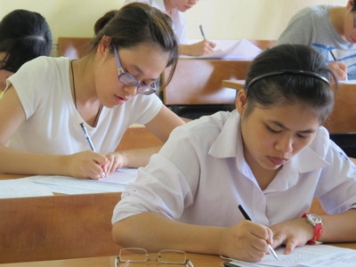 Thí sinh tại kỳ thi tuyển sinh ĐH, CĐ 2012. Thí sinh tại kỳ thi tuyển sinh ĐH, CĐ 2012.