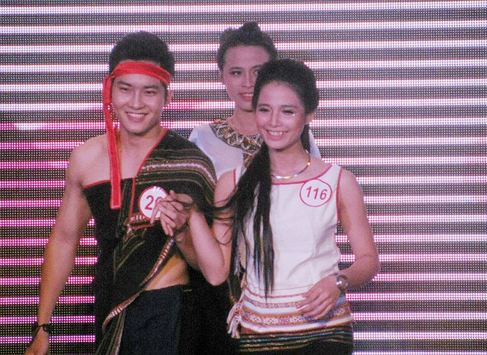 Cặp đôi Quốc Nam và Thu Trang. >> NHAN SẮC YÊU KIỀU CỦA CÁC NỮ DOANH NHÂN TƯƠNG LAI >> Hotgirl Thảo My "đốt cháy mùa đông" đón Noel >> HOTGIRL KHẢ NGÂN, BẢO TRÂN KHIẾN SAO HÀN PHẢI GHEN TỊ >> Ngôi sao Missteen Thảo My khiến cộng đồng mạng "nổi sóng" >> MISS CUXI VIỆT HUÊ KHOE DÁNG XINH >> Hotgirl Linh Hàn gợi cảm đón mùa đông về >> Nữ sinh Học viện Hành chính hóa thân thành thôn nữ xinh đẹp >> HOA KHÔI SINH VIÊN YÊU KIỀU BÊN "NGỰA SẮT" >> Vẻ đẹp căng tràn của Hoa khôi Missteen Diễm Trang >>Những mỹ nhân từng học tại trường "nhà giàu" RMIT Cặp đôi Quốc Nam và Thu Trang. >> NHAN SẮC YÊU KIỀU CỦA CÁC NỮ DOANH NHÂN TƯƠNG LAI >> Hotgirl Thảo My "đốt cháy mùa đông" đón Noel >> HOTGIRL KHẢ NGÂN, BẢO TRÂN KHIẾN SAO HÀN PHẢI GHEN TỊ >> Ngôi sao Missteen Thảo My khiến cộng đồng mạng "nổi sóng" >> MISS CUXI VIỆT HUÊ KHOE DÁNG XINH >> Hotgirl Linh Hàn gợi cảm đón mùa đông về >> Nữ sinh Học viện Hành chính hóa thân thành thôn nữ xinh đẹp >> HOA KHÔI SINH VIÊN YÊU KIỀU BÊN "NGỰA SẮT" >> Vẻ đẹp căng tràn của Hoa khôi Missteen Diễm Trang >>Những mỹ nhân từng học tại trường "nhà giàu" RMIT