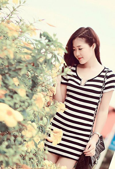 >>Những hotgirl xinh đẹp làm điên đảo cư dân mạng >>Vẻ đẹp mặn mà của hotgirl Midu >>Những gương mặt cực hot tại Miss Việt Đức >>Những nữ sinh tỏa sáng tại Hoa hậu Phụ nữ Việt Nam qua ảnh >>So độ siêu kute của những nữ sinh đình đám nhất Thủ đô >>Phát sốt vì 4 nữ giáo viên xinh đẹp >>Hoa khôi ĐH Thương Mại 2012 duyên dáng áo dài >>Những hotgirl xinh đẹp làm điên đảo cư dân mạng Những nữ sinh đẹp mê hồn giữa đầm sen