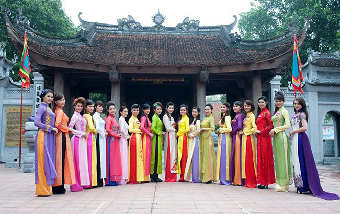 Cuộc thi Miss HUBT – Duyên dáng Kinh doanh năm 2012 là cuộc thi thường niên 2 năm tổ chức một lần nhằm tôn vinh tài năng và trí tuệ, sự duyên dáng của các nữ sinh Cuộc thi Miss HUBT – Duyên dáng Kinh doanh năm 2012 là cuộc thi thường niên 2 năm tổ chức một lần nhằm tôn vinh tài năng và trí tuệ, sự duyên dáng của các nữ sinh