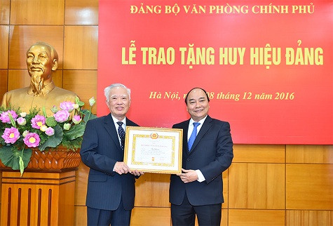 Nguyên Phó Thủ tướng Vũ Khoan đã có nhiều đóng góp cho đất nước khi còn ở cương vị Phó Thủ tướng Chính phủ. ảnh: vgp. Nguyên Phó Thủ tướng Vũ Khoan đã có nhiều đóng góp cho đất nước khi còn ở cương vị Phó Thủ tướng Chính phủ. ảnh: vgp.