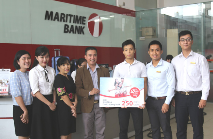 Maritime Bank trao giải thưởng đặc biệt “Hạnh phúc trọn vẹn” – Sổ tiết kiệm trị giá 250 triệu đồng cho khách hàng may mắn Nguyễn Ngọc Nam (Hà Nội). Maritime Bank trao giải thưởng đặc biệt “Hạnh phúc trọn vẹn” – Sổ tiết kiệm trị giá 250 triệu đồng cho khách hàng may mắn Nguyễn Ngọc Nam (Hà Nội).