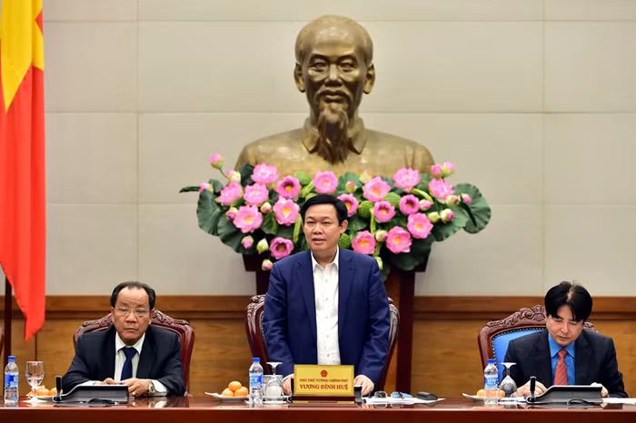 Phó Thủ tướng Vương Đình Huệ phát biểu tại buổi tiếp đoàn đại biểu tham dự Lễ tôn vinh sản phẩm chất lượng cho vụ mùa bội thu , doanh nghiệp phát triển đồng hành cùng phong trào xây dựng nông thôn mới.