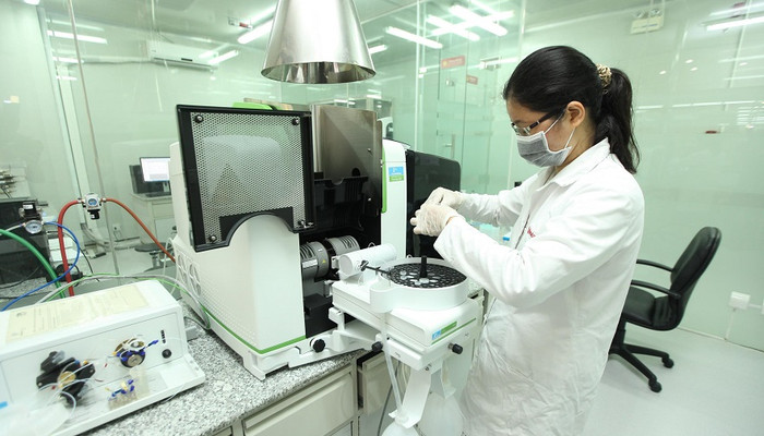 Hiện VinMart có 20 phòng/trạm kiểm nghiệm an toàn thực phẩm trên cả nước với 2 phòng kiểm nghiệm quy mô lớn ở HN, TP HCM và 18 trạm kiểm nghiệm nhanh tại các địa phương.