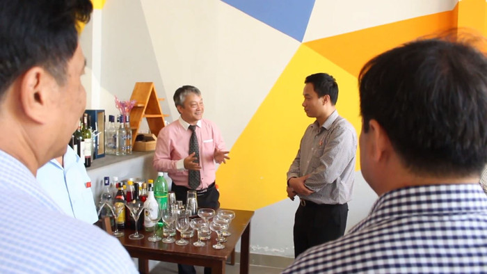 Nơi dạy pha chế đồ uống và nấu các món ăn. Nơi dạy pha chế đồ uống và nấu các món ăn.